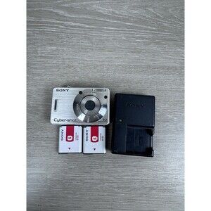 Sony Cyber-Shot Digital Camera 7.2 MP 3x Optical Zoom - DSC-W70 - Bundle - Works